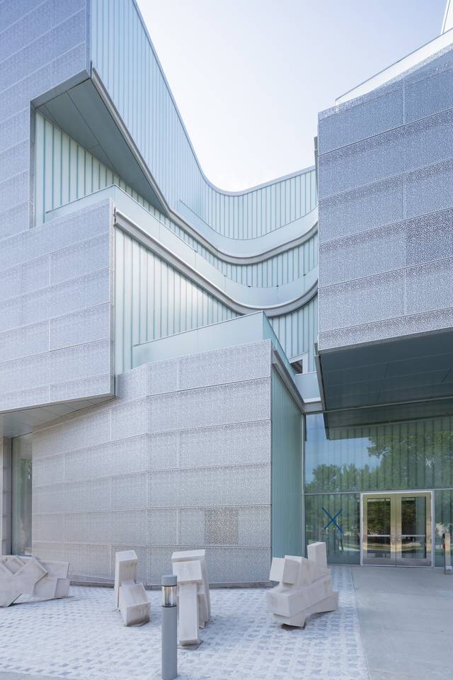 金属目前
